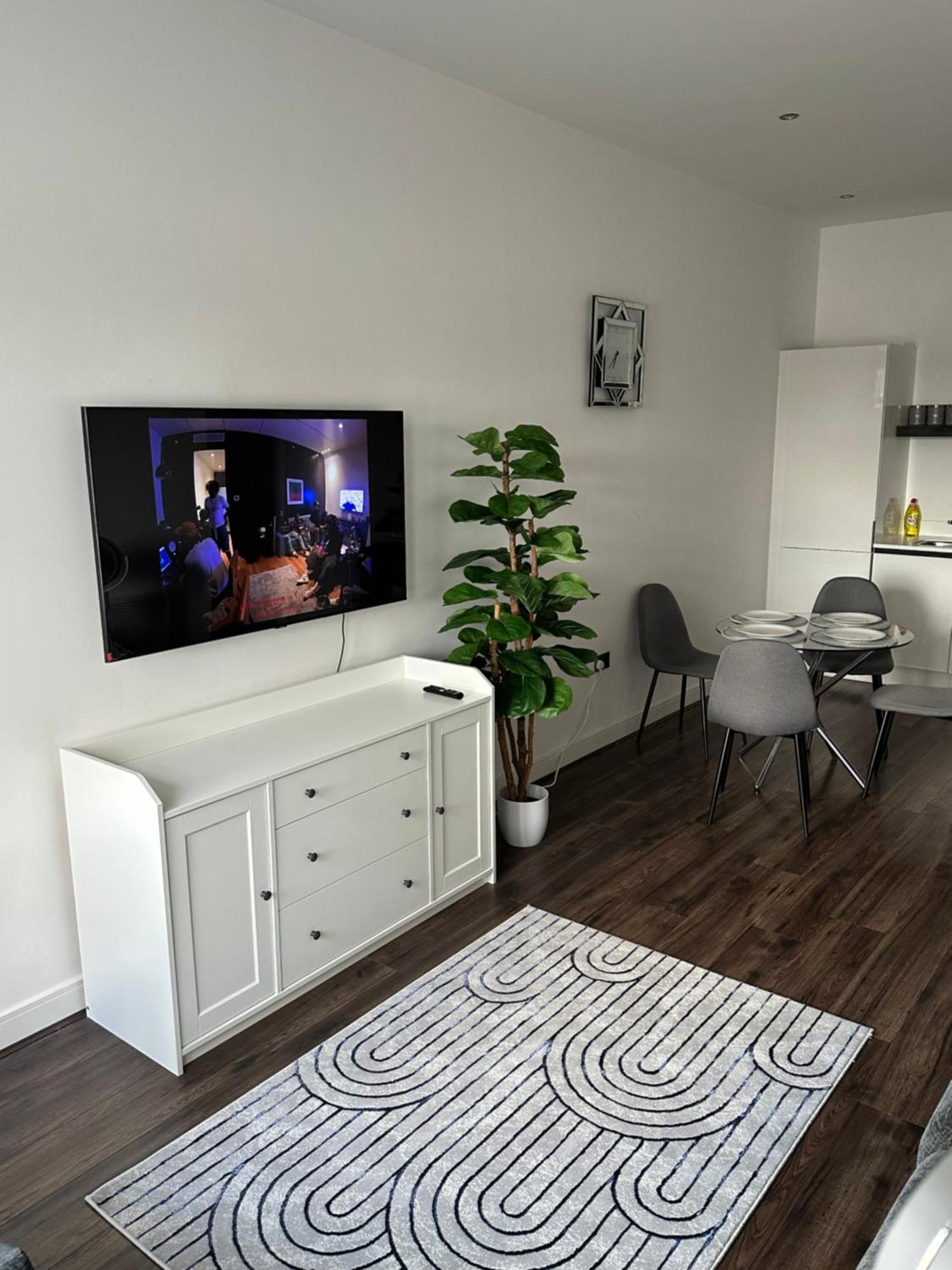 Apartment Self Check In 2 Bedroom Birmingham