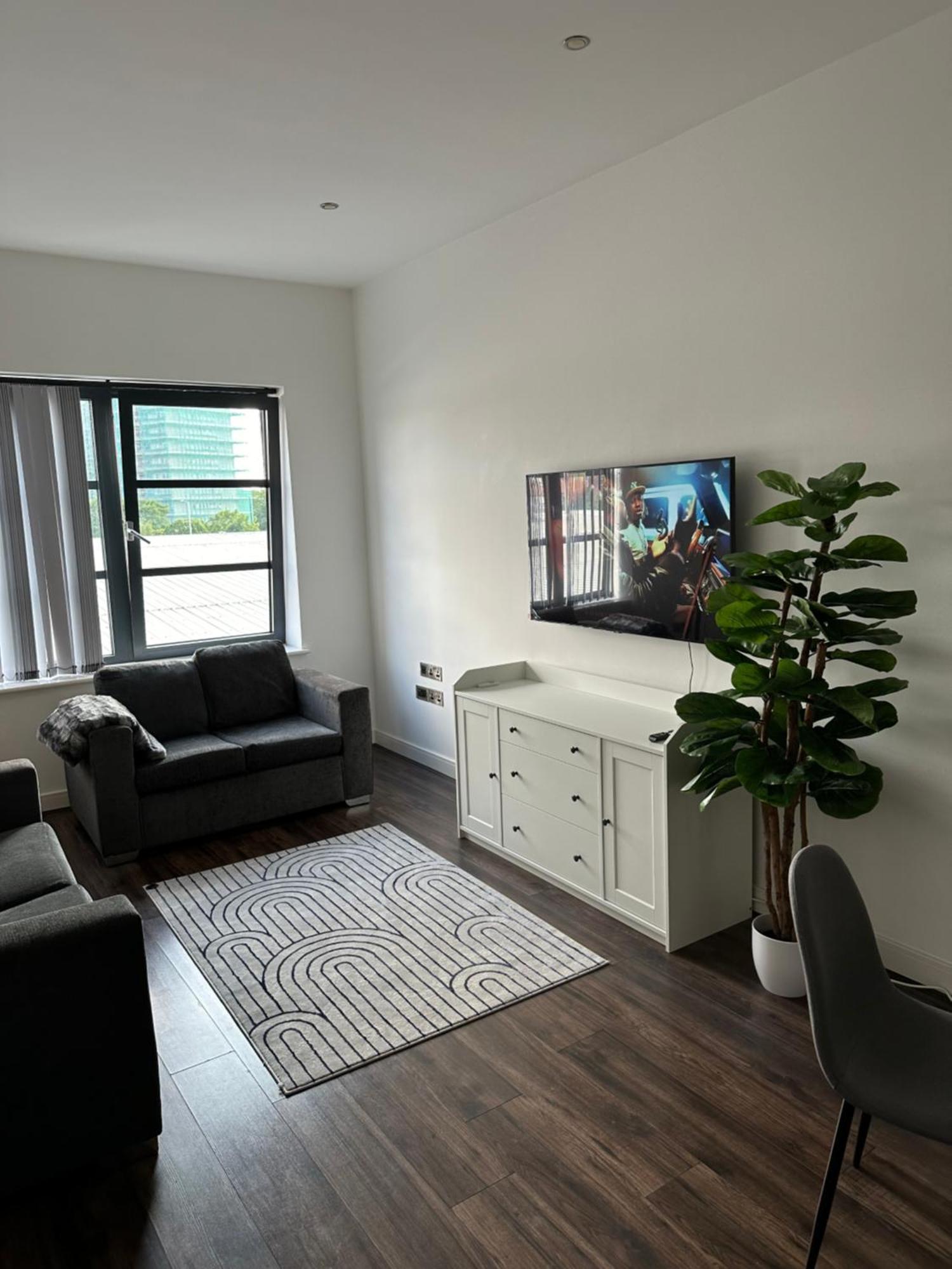 Self Check In 2 Bedroom * Birmingham